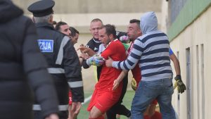 OVO MOŽE SAMO NA MALTI: Prebio sudiju usred meča, a kažnjen sa 100 evra i… (VIDEO)