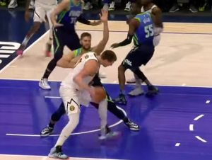 NBA: Jokić srušio Dončića i Dalas, odlična rola Smailagića (VIDEO)