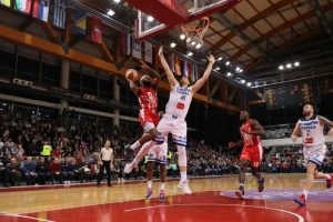 ŽALI I REGION: Evo kako su Zvezda i Igokea odali počast Kobiju (VIDEO)