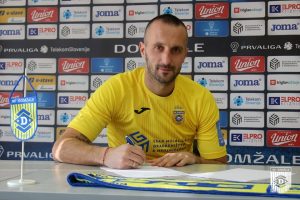 BIO JE VELIKA ŽELJA TRENERA:  Sikimić gazi punom parom i u poznim fudbalskim godinama!