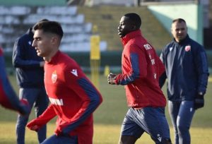 SLIKA DANA STIŽE SA ‘MARAKANE’: Zavirite na trening Crvene zvezde – rastrčao se Sanogo (FOTO)