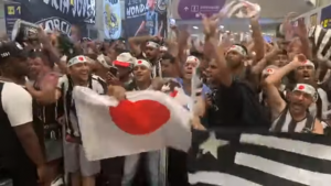 ZAISTA SU FANATICI: Keisuke Honda stigao u Rio de Žaneiro, na dočeku desetine hiljada ljudi (VIDEO)