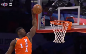 OL STAR: Mladi Ameri mnogo bolji od ostatka sveta, Dončićeva trojka sa svoje polovine (VIDEO)