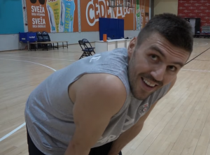 ‘MORAM SVE DA NADOKNADIM’: Vratio se Nemanja Gordić! (VIDEO)