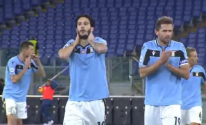 NEVEROVATNO: Lacio nije pobedio, ali svi pričaju o koreografiji navijača ‘nebesko-plavih’ (FOTO)