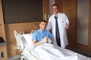 UF, KAKAV MALER: Petar Škuletić posle prvog meča završio u bolnici (FOTO)