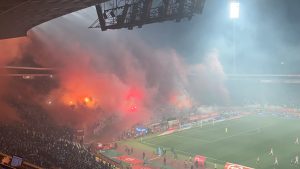 ‘GORI’ NA DERBIJU: Grobari zapalili južnu tribinu, Delije odgovorile na drugačiji način (VIDEO)