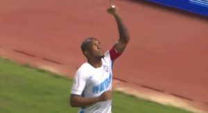 IZ AVIONA PRAVO U BOLNICU: Prvi slučaj fudbalera, koji je hospitalizovan zbog korone