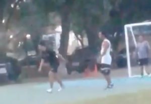 HIT SNIMAK: Ronaldinjo na turniru u zatvoru postigao šest golova i osvojio pečeno prase (VIDEO)