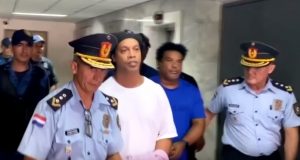 NE PIŠE IM SE DOBRO: Ronaldinjo prebačen u drugi zatvor!