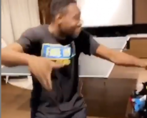 BOĆKU BAŠ NIJE DOSADNO U KARANTINU: Razbio je prijatelja u stonom tenisu, onda mu se ‘rugao’, dovoljno da ga ovaj otera u ‘pm’… (VIDEO)