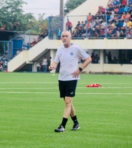 DRAGAN ĐUKANOVIĆ ZA HS IZ INDONEZIJE: Ovde je fudbal ljudima u srcu, Spasojević je živa legenda! (VIDEO)