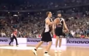 DECENIJA OD ČUVENE TROJKE: Kako je Kecman utišao Zagreb i doneo trofej Partizanu (VIDEO)