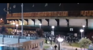 HAOS NA ‘TUMBI’: Neredi u Solunu, navijači se sukobili sa policijom, a razlog je rođendan! (VIDEO)