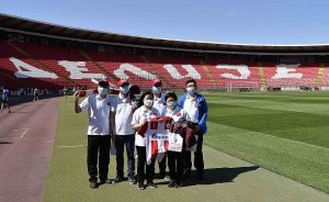 KINEZI ‘LUDI ZA ZVEZDOM’: Medicinski radnici iz Kine oduševljeni posetom crveno-belima (VIDEO)