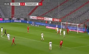 ZBOG OVOGA SMO ČEKALI DA SE FUDBAL VRATI: Sve je prštalo u Minhenu, Bajern ‘petardom’ isprašio Ajntraht (VIDEO)