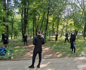 KK PARTIZAN POČEO SA TRENINZIMA: Crno-beli sa maskama i rukavicama okupirali park