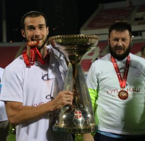 JUNAK IZ SENKE: Engleski đak osvojio trofej sa Vojvodinom…