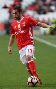 UŽAS U PORTUGALU: Andrija Živković završio u bolnici nakon kamenovanja autobusa Benfike od strane sopstvenih navijača! (VIDEO)