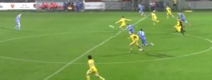 OVAJ DEČKO IMA DINAMIT U NOGAMA: Crnogorski fudbaler treći put postigao gol sa pola terena, a ima samo 21. godinu! (VIDEO)