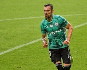 VEŠOVIĆ IDE IZ LEGIJE: Zbog supruge ostao bez ugovora!