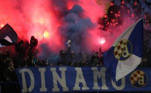 BRZA REAKCIJA HRVATSKE POLICIJE: Privedene četiri osobe zbog sramnog transparenta