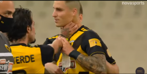 VRANJEŠ PONOVO U CENTRU PAŽNJE: Davio ga saigrač, pokušao da mu uzvrati, reagovao i trener (VIDEO)