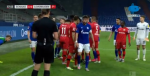 RUŽNE SCENE U BUNDESLIGI: Igrač Bajera zaboravio na fer-plej, a posle jedva izvukao živu glavu (VIDEO)