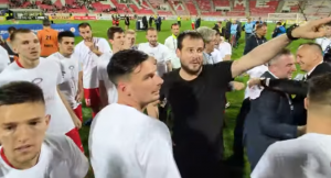 GORI NOVI SAD: ‘Firma’ peva ‘Silov’o si Partizan Lalate’ – On dodao: ‘I to mnogo puta’