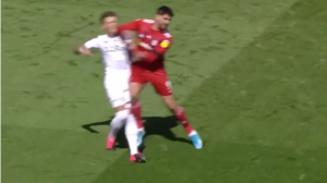 SKUPO KOŠTA LAKAT U LICE: Fudbalski savez oštro kaznio Aleksandra Mitrovića (VIDEO)