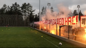 IZNENAĐENJE ZA CRVENO-BELE: Delije napravile bakljadu na treningu i poslale snažnu poruku! (VIDEO)