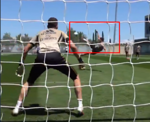 JOVIĆ BACIO GOLMANA NA KOLENA: Makazice Srbina najavljuju bolje dane (VIDEO)