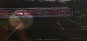NIJE ZA ONE SA SLABIJIM SRCEM: Pojavio se snimak mladog golmana kog udara grom (VIDEO)