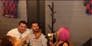 NEVEROVATNA ŽURKA MIRALEMA PJANIĆA: Nije pevao samo Šerif, Bosanac proslavio prelazak u Barsu u stilu (VIDEO)