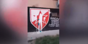 BUKTI NAVIJAČKI RAT U NIŠU: ‘Grobari’ u sukobu sa ‘Delijama’ – uništen mural posvećen ‘Klekiju’ (VIDEO)