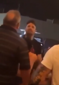 JEZIVE SCENE U RESTORANU: Poznati UFC borac nokautirao penzionera (VIDEO)