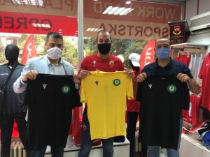 PLEMENITI GEST ZVEZDINOG KAPITENA: Milan Borjan darovao opremu Maloj Kolubari