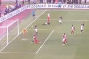 NAVIJAČI CRVENO-BELIH NE ZABORAVLJAJU: Zvezda podsetila na čuveni sporni momenat iz ‘večitog’ derbija! (VIDEO)