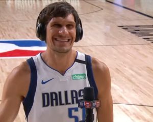 NBA LEGENDE OBOŽAVAJU BOBIJA: Srpski centar napravio šou u emisiji (VIDEO)