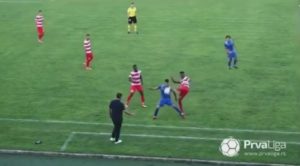POGREŠIO JE SPORT: Pogibeljan start fudbalera Borca, u stilu pravog kik-boksera nokautirao protivnika (VIDEO)