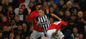 VRATILI GA U REALNOST: Filip Stevanović okačio fotografiju sa ‘Old Traforda’, saigrači mu poručili ‘Dobrodošao u Surdulicu’