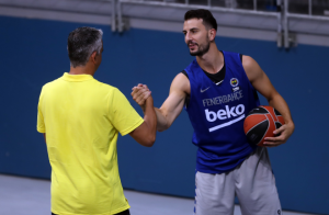 KONAČNO – FENERBAHČE PALI MOTORE: Prvi trening Kokoškova u Istanbulu! (FOTO)