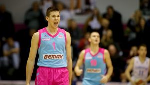 PRVI PROFESIONALNI UGOVOR: Luka Paunović je novo pojačanje Mege!