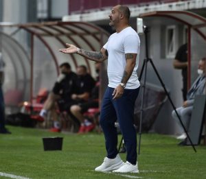 STANKOVIĆ NA IVICI SUZA: Trener crveno-belih obukao dres Majkla Odža, a evo šta je rekao o tragično preminulom košarkašu! (FOTO)