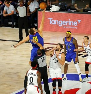 NBA LIGA: Jokić počeo meč, pa odigrao samo 10 minuta u porazu Denvera od Toronta  (VIDEO)