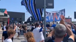 OVO SU I ZASLUŽILI: Herojski doček za fudbalere Atalante u Bergamu (VIDEO)