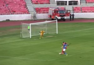 SPORAN PENAL U NIŠU, ALI I PONIŠTEN GOL O KOME SE NE PRIČA: Pazarci ljuti nakon poraza od Radničkog (VIDEO)