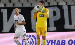 SJAJAN GEST: Utakmica nije ni počela, a Vladimir Stojković uradio nešto, što je oduševilo navijače Partizana (FOTO)