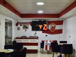 ZVEZDAŠKA OAZA USRED TIRANE: Ljubav prema crveno-belim bojama ne zna za granice