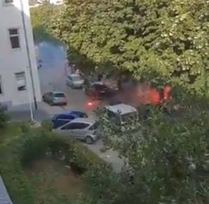 NEREDI U MOSTARU: Tuča navijača Veleža i Zrinjskog (VIDEO)